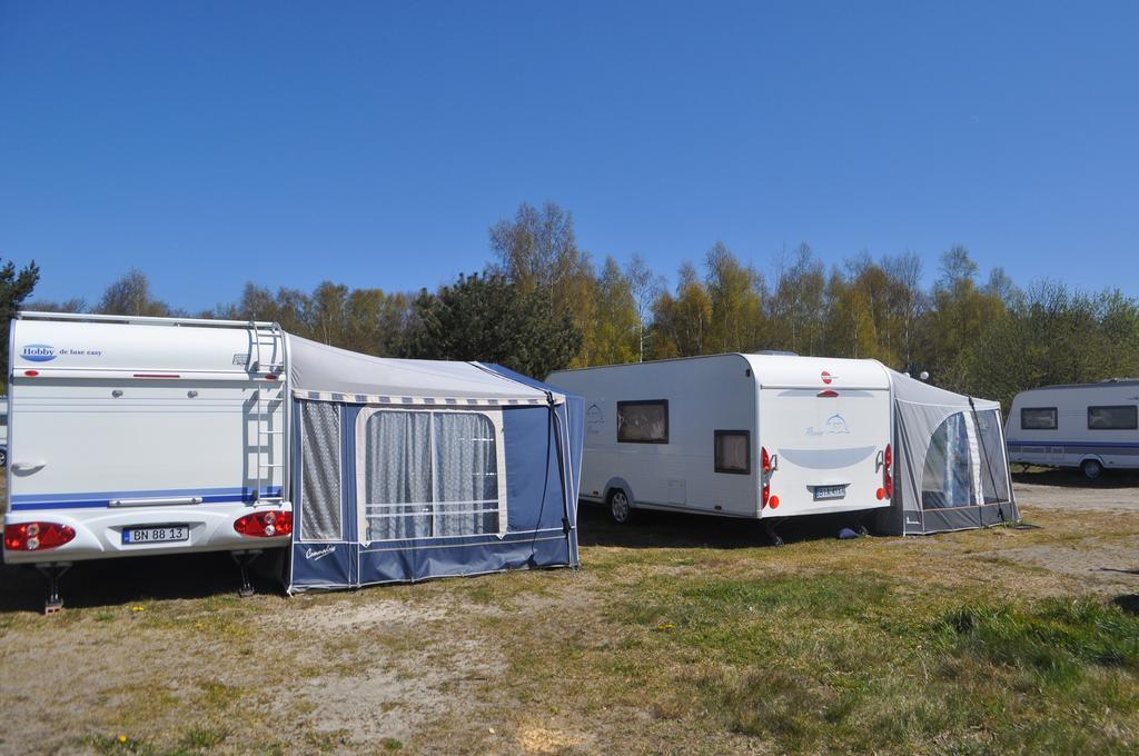 Nowoczesne Przyczepy Kempingowe Chalupy Royal-Camp Eksteriør billede