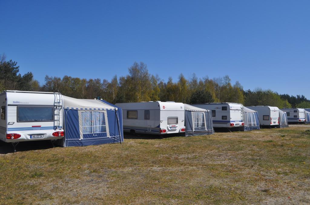 Nowoczesne Przyczepy Kempingowe Chalupy Royal-Camp Eksteriør billede